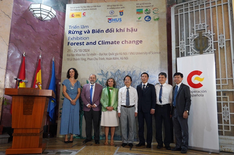 Triển lãm Rừng và Biến đổi khí hậu, sự kiện ngoại giao khoa học do Đại sứ quán Tây Ban Nha phối hợp với Trường Đại học Khoa học Tự nhiên, ĐHQGHN và Trường Đại học Valladolid, Tây Ban Nha tổ chức