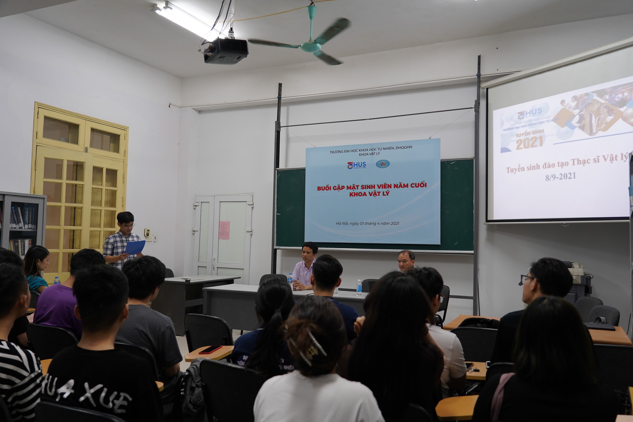 Sinh viên năm cuối khoa Vật lý băn khoăn điều gì?