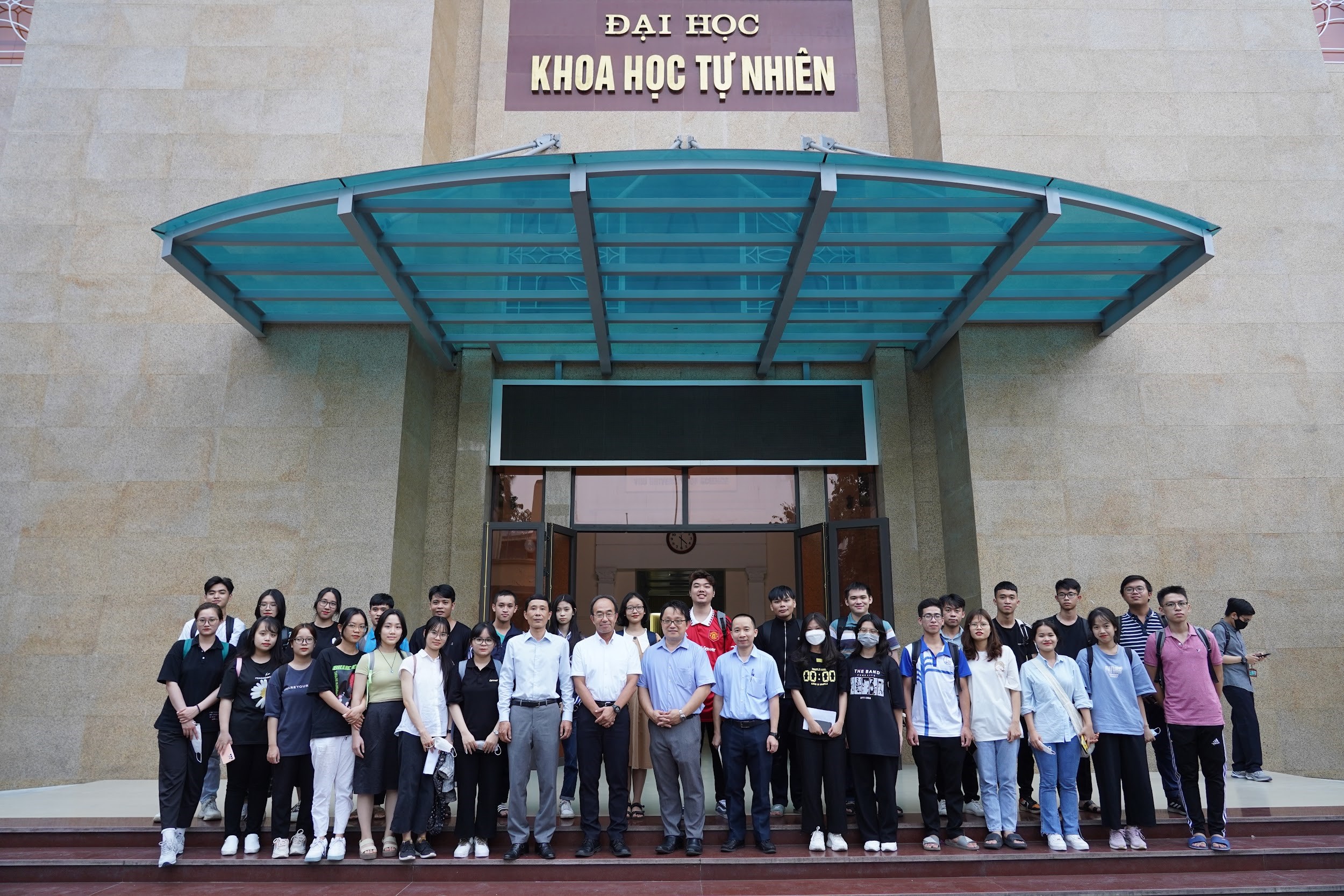 Trường Đại học Khoa học Tự nhiên đẩy mạnh hợp tác đào tạo và nghiên cứu khoa học với các trường đại học và tổ chức, doanh nghiệp hàng đầu thế giới