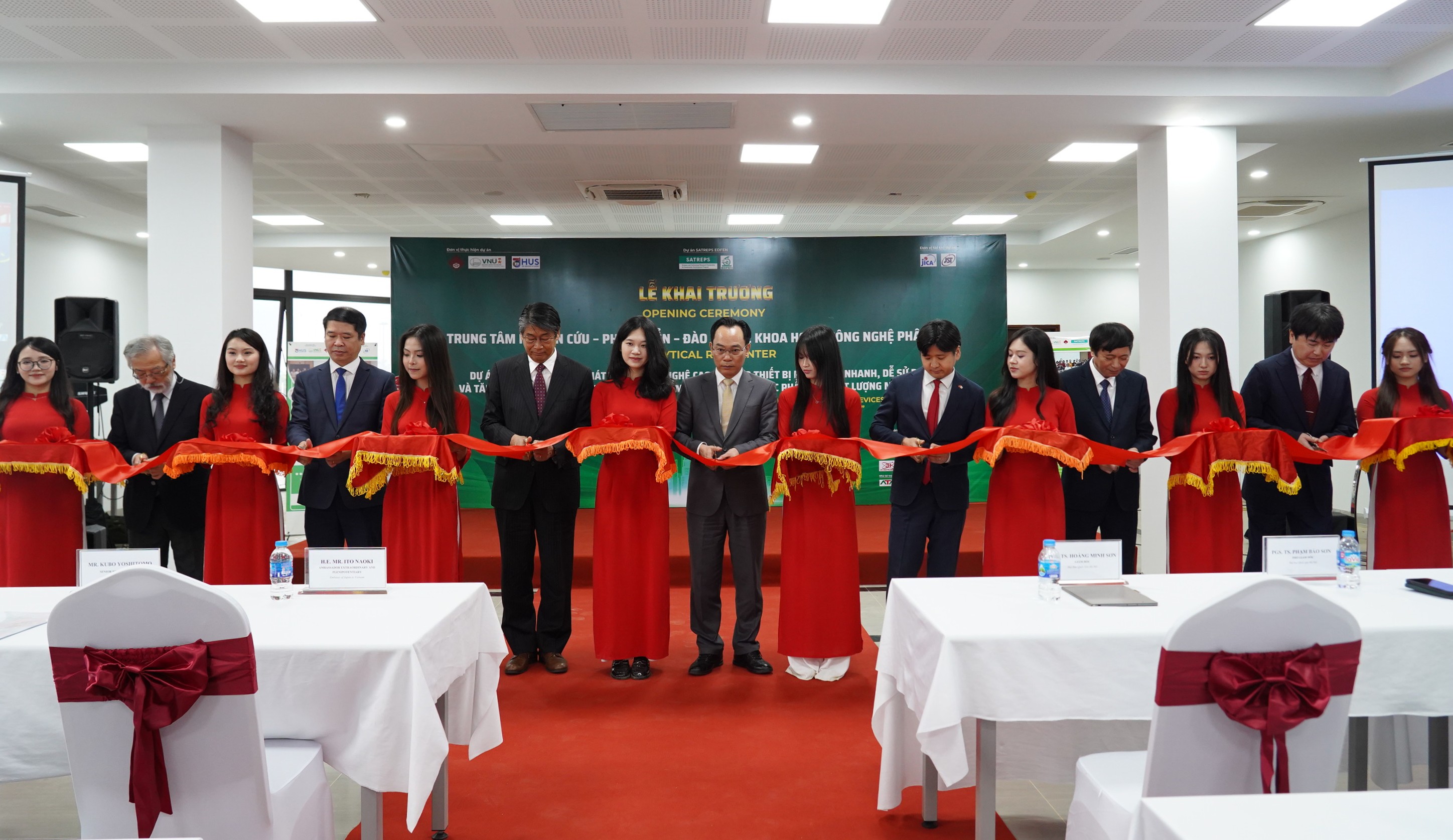 Khai trương Trung tâm Nghiên cứu - Phát triển - Đào tạo về Khoa học Công nghệ Phân tích (Analytical R&E Center): Trường Đại học Khoa học Tự nhiên khẳng định vai trò nòng cốt trong hợp tác khoa học - công nghệ Việt Nam - Nhật Bản