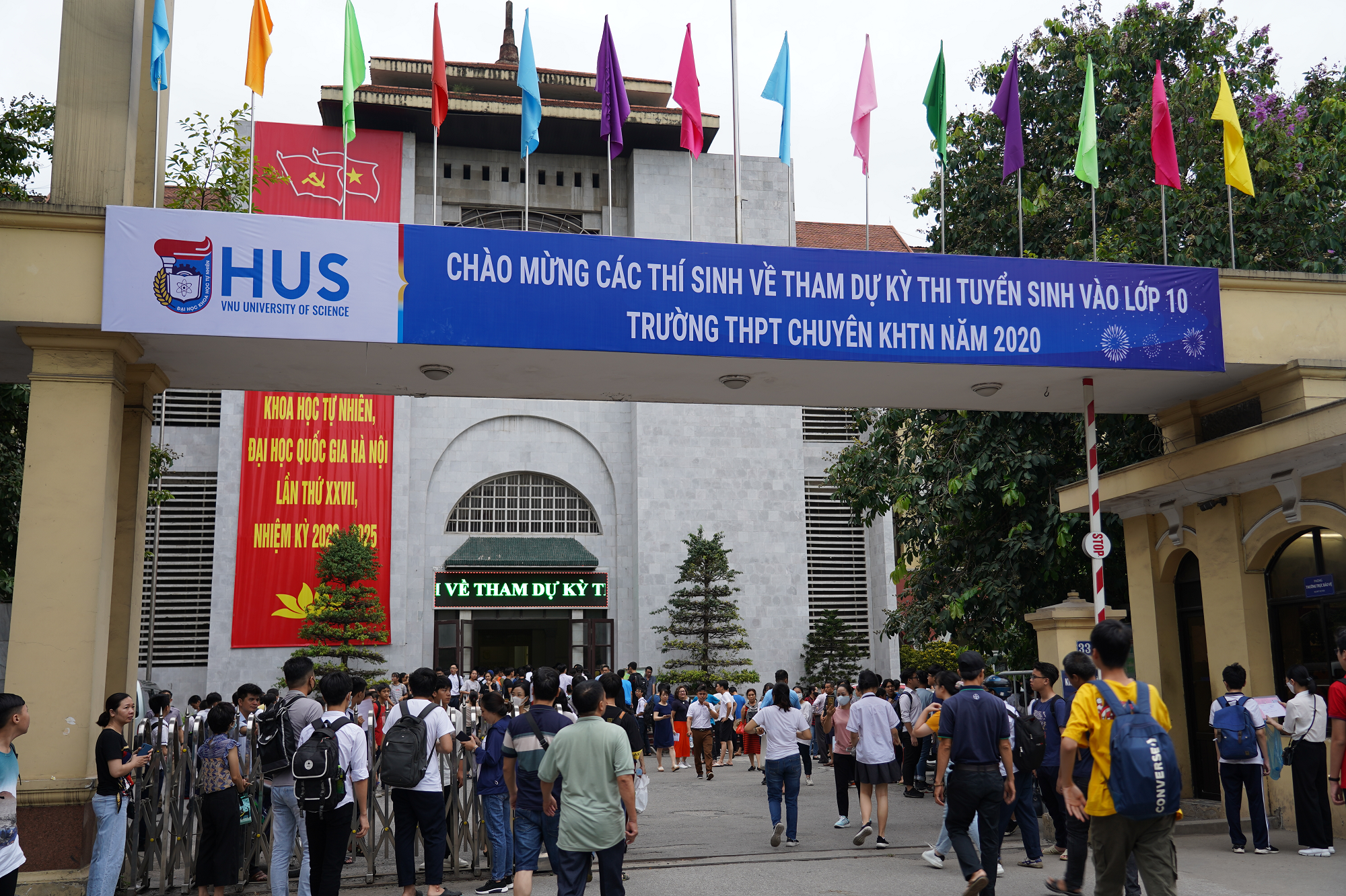 2525 thí sinh tham dự kỳ thi vào lớp 10 THPT Chuyên Khoa học Tự nhiên năm 2020