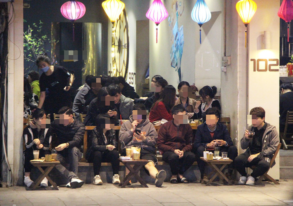 Từ 12h00 ngày 25/5/2021: Hà Nội tạm dừng hoạt động một số cơ sở kinh doanh dịch vụ để đảm bảo phòng, chống dịch bệnh COVID-19 