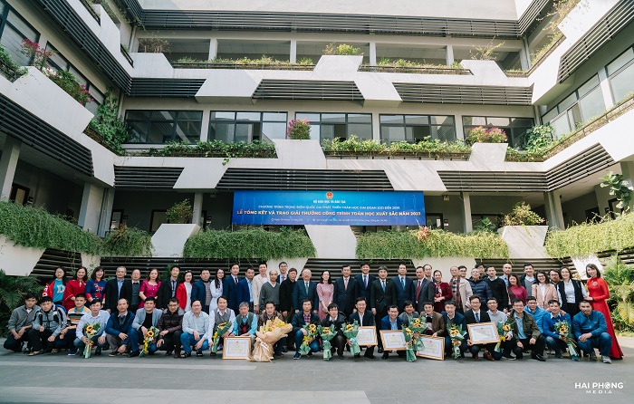 05 công trình của các giảng viên Khoa Toán - Cơ - Tin học, Trường Đại học Khoa học Tự nhiên xuất sắc đạt Giải thưởng công trình toán học xuất sắc năm 2023