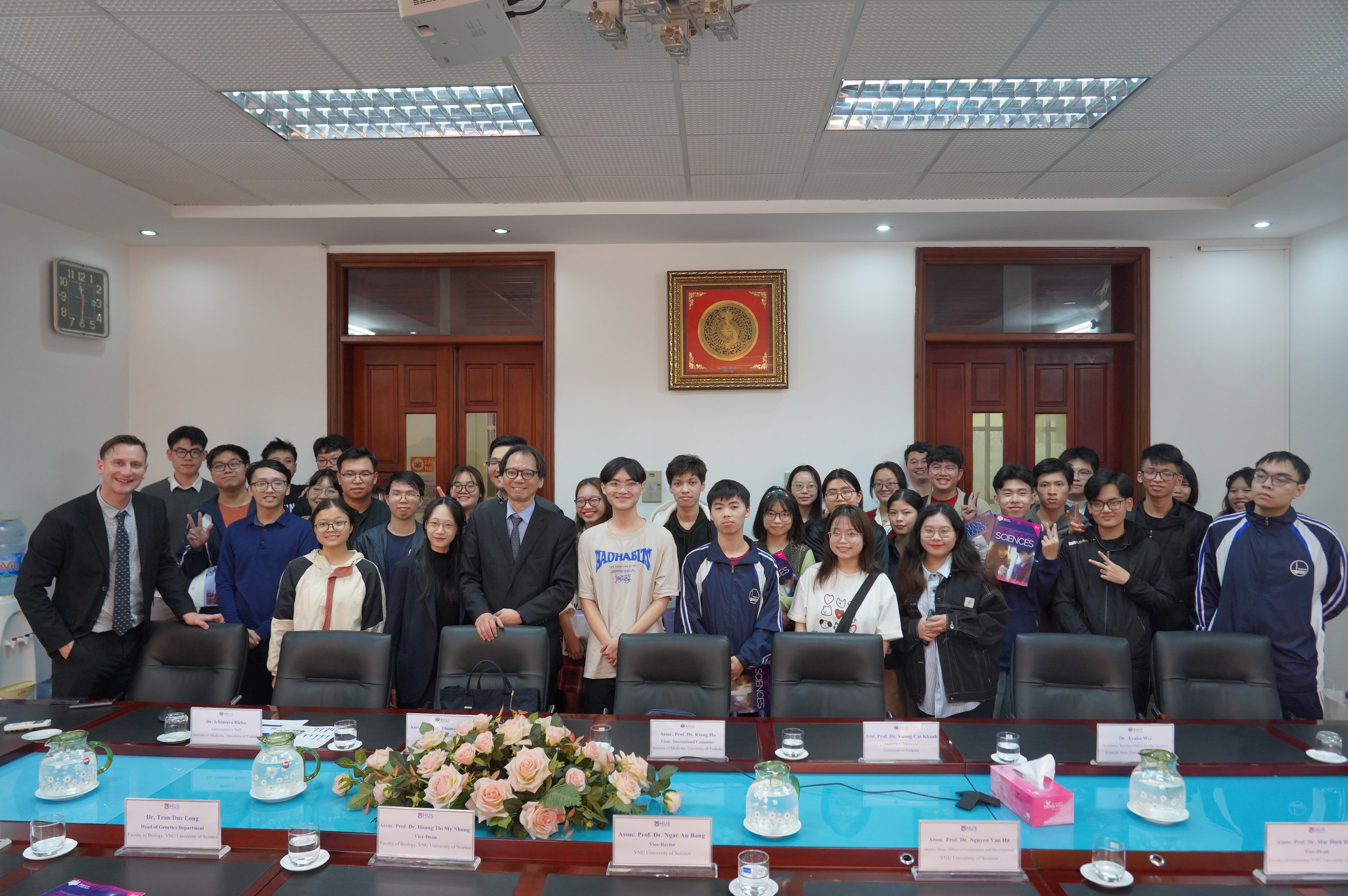 Thảo luận mở rộng hợp tác và tăng cường cơ hội giao lưu, trải nghiệm nghiên cứu quốc tế cho sinh viên HUS tại Viện Dược học, Đại học Tsukuba, Nhật Bản