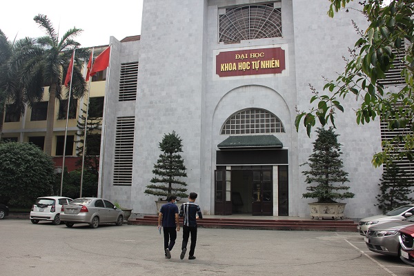 Đại học Khoa học Tự nhiên tổng vệ sinh diệt khuẩn chuẩn bị đón học sinh, sinh viên trở lại trường sau kỳ nghỉ dài vì Covid-19