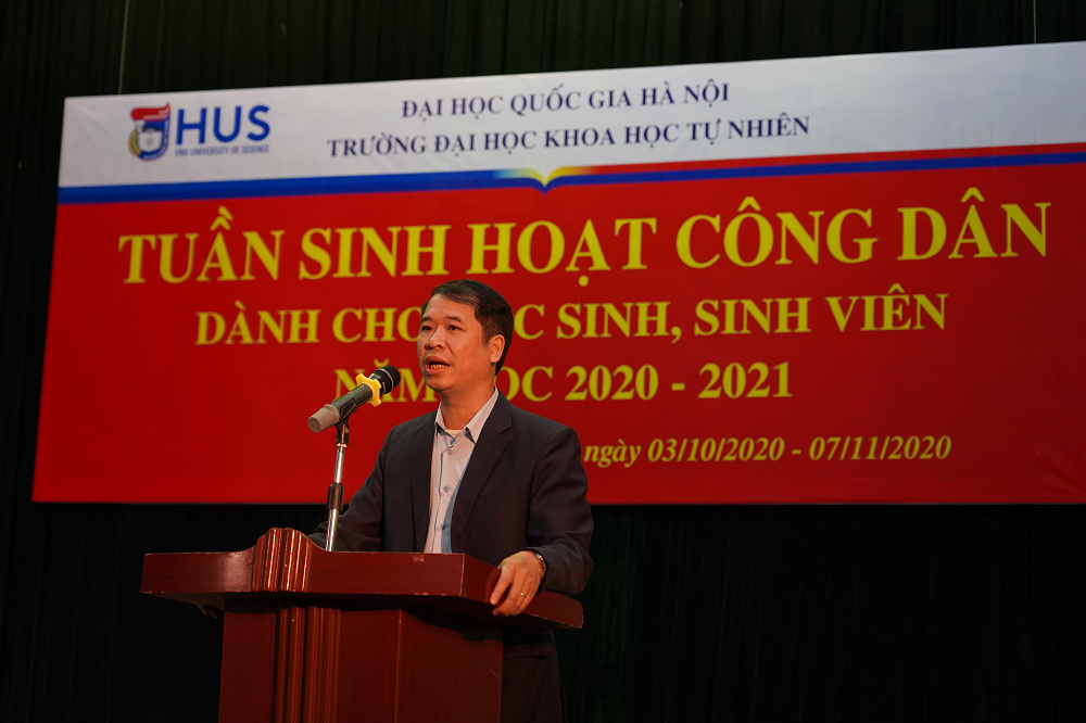Sinh viên Trường Đại học Khoa học Tự nhiên sôi nổi tham gia tuần sinh hoạt chính trị công dân