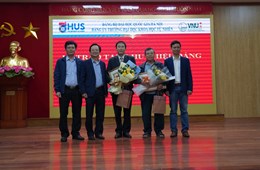 Đảng bộ Trường ĐHKHTN tổ chức Lễ trao tặng huy hiệu 45 năm, 40 năm, 30 năm tuổi Đảng cho Đảng viên 