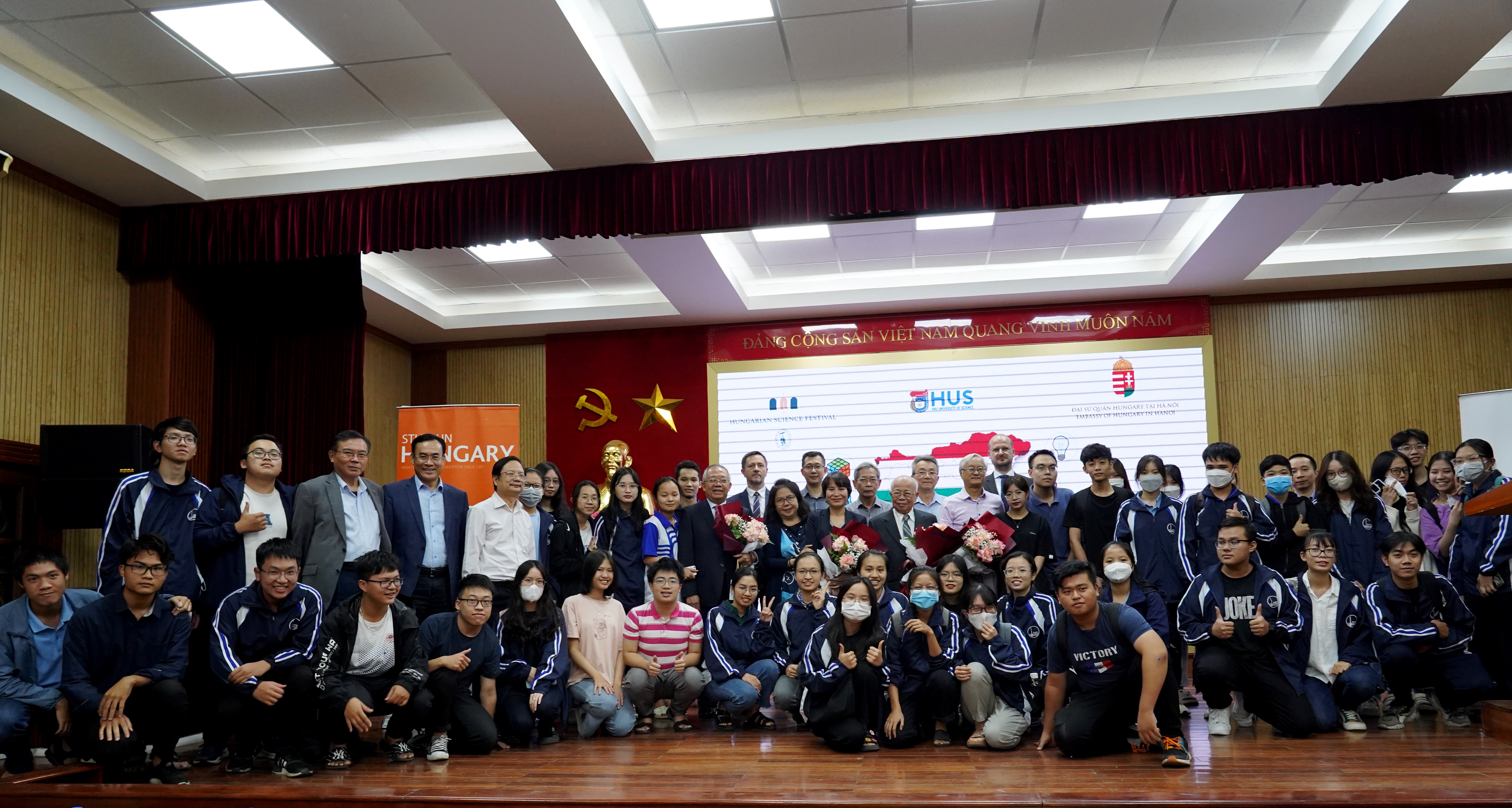 Ngày Khoa học Hungary tại Việt Nam: Khoa học - Con đường để khám phá thế giới