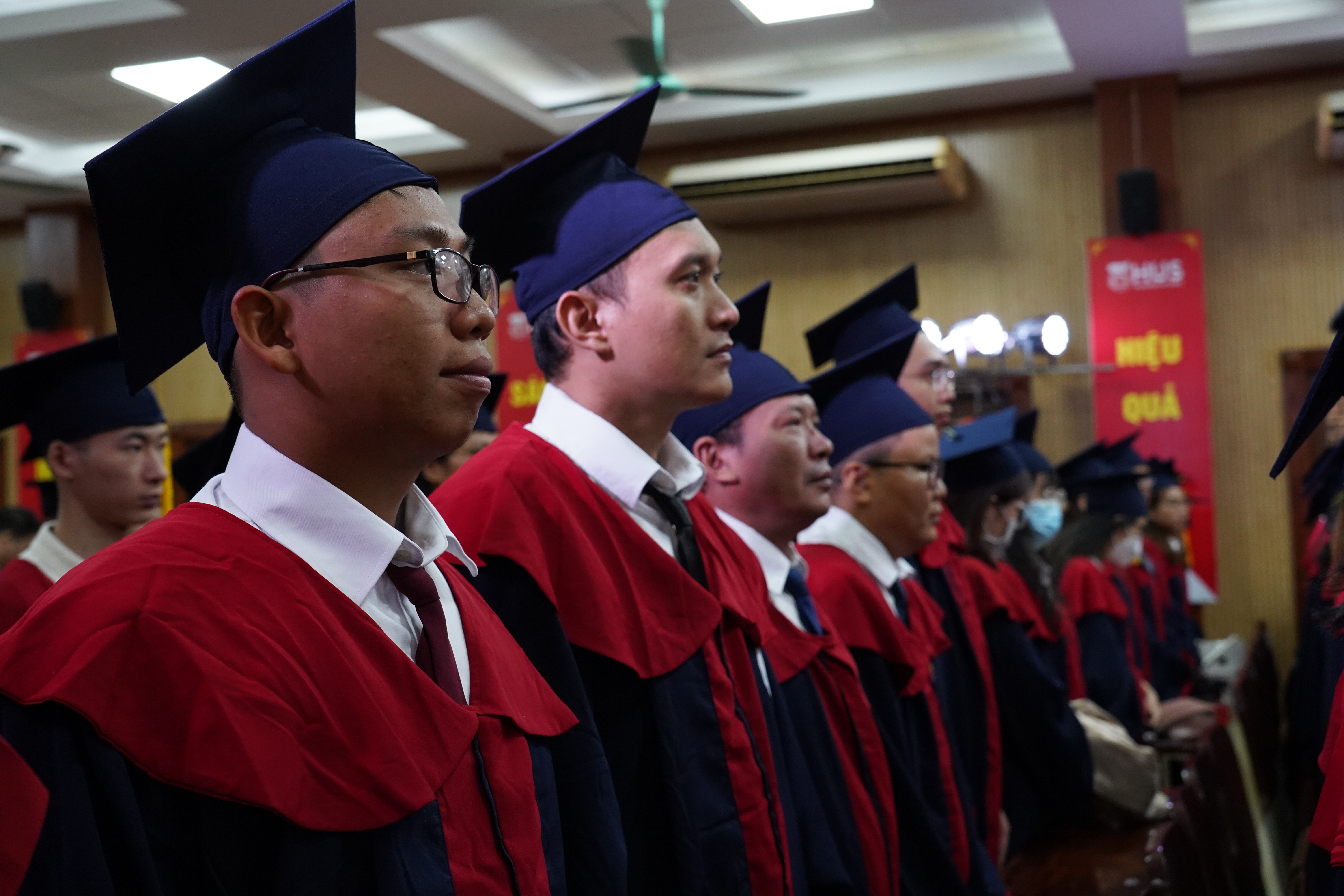 Trường ĐHKHTN trao bằng cho 171 tân thạc sĩ hoàn thành chương trình đào tạo