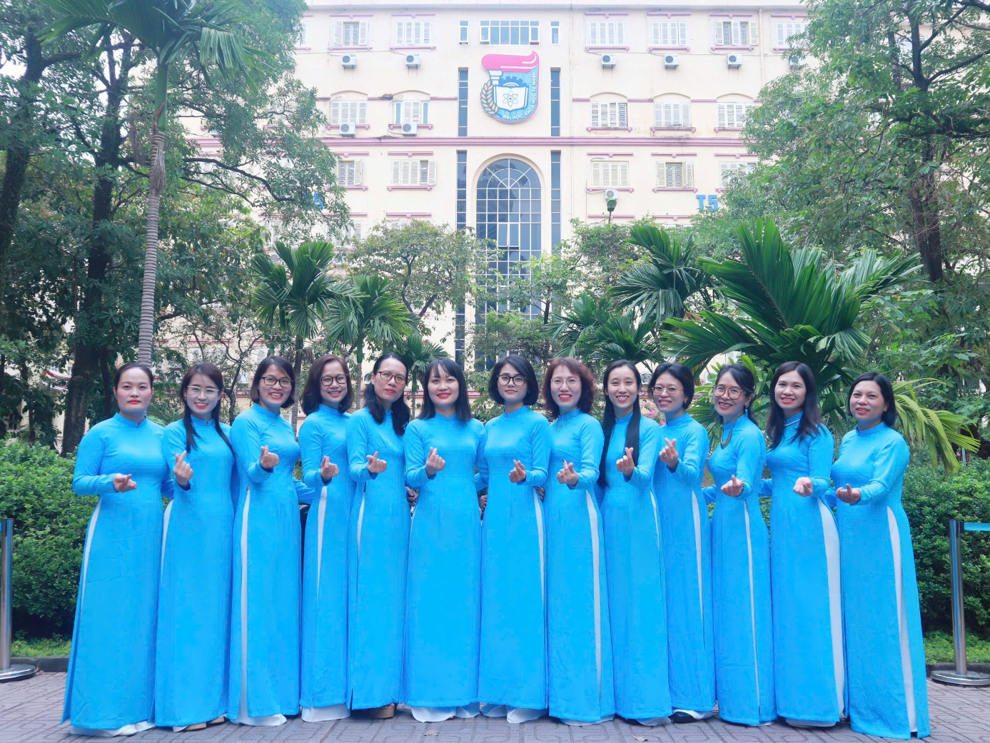 Sắc xanh tháng Mười – Dấu ấn đẹp của nữ cán bộ Trường Đại học Khoa học Tự nhiên