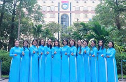 Sắc xanh tháng Mười – Dấu ấn đẹp của nữ cán bộ Trường Đại học Khoa học Tự nhiên