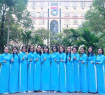 Sắc xanh tháng Mười – Dấu ấn đẹp của nữ cán bộ Trường Đại học Khoa học Tự nhiên