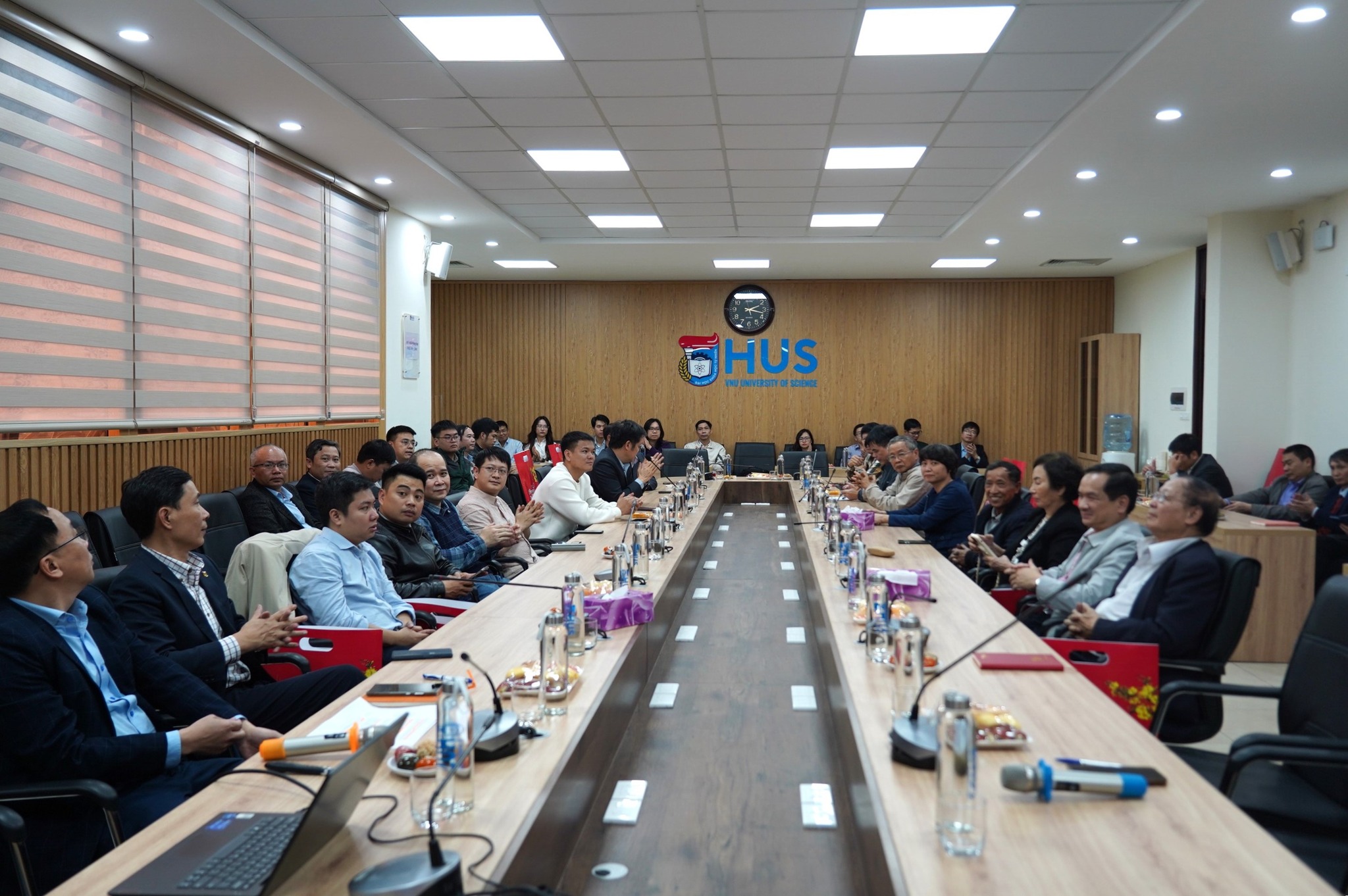 Trường Đại học Khoa học Tự nhiên gặp mặt Ban điều hành, Ban liên lạc các Chi hội Cựu sinh viên năm 2026