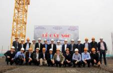 Lễ cất nóc công trình tòa nhà HT1 của Trường Đại học Khoa học Tự nhiên, Đại học Quốc gia Hà Nội tại Hòa Lạc