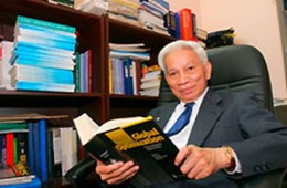 VÔ CÙNG THƯƠNG TIẾC GS. HOÀNG TỤY: MỘT NHÀ KHOA HỌC XUẤT SẮC - MỘT NHÂN CÁCH LỚN