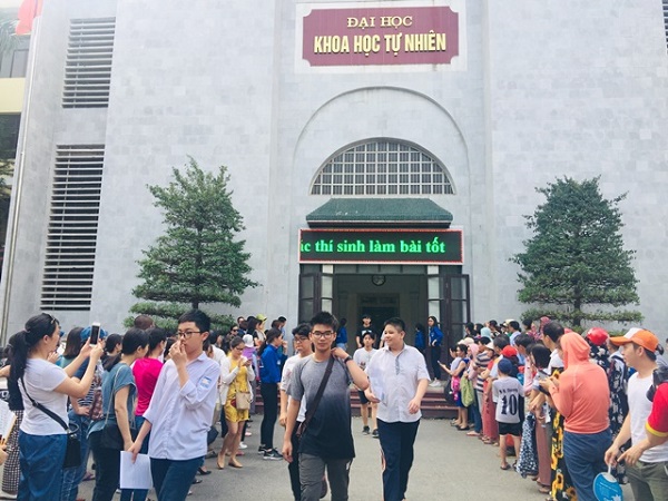 2.660 thí sinh hoàn thành kỳ thi vào lớp 10 THPT Chuyên Khoa học Tự nhiên năm 2019