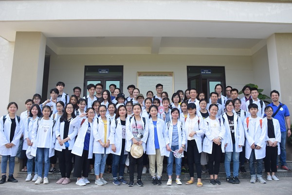 Sinh viên ngành Công nghệ Sinh học chất lượng cao trải nghiệm nông nghiệp công nghệ cao tại Vinaseed và VinEco