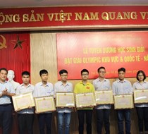Tuyên dương học sinh Trường THPT Chuyên Khoa học Tự nhiên đạt giải Olympic khu vực và quốc tế năm 2019