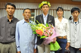 Những chia sẻ xúc động của Nguyễn Thế Hoàn - sinh viên lớp cử nhân khoa học tài năng Toán học khóa QH. 2015.T tại Đại hội thi đua yêu nước toàn quốc diễn ra ở Hà Nội