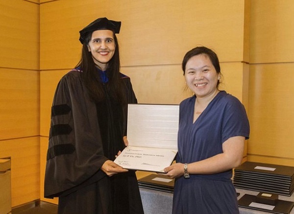 Nghiên cứu về ung thư máu, nữ tiến sĩ trẻ đạt giải thưởng y khoa của Mỹ