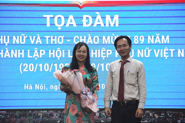 Tọa đàm “Phụ nữ và Thơ” chào mừng Ngày Phụ nữ Việt Nam 20/10
