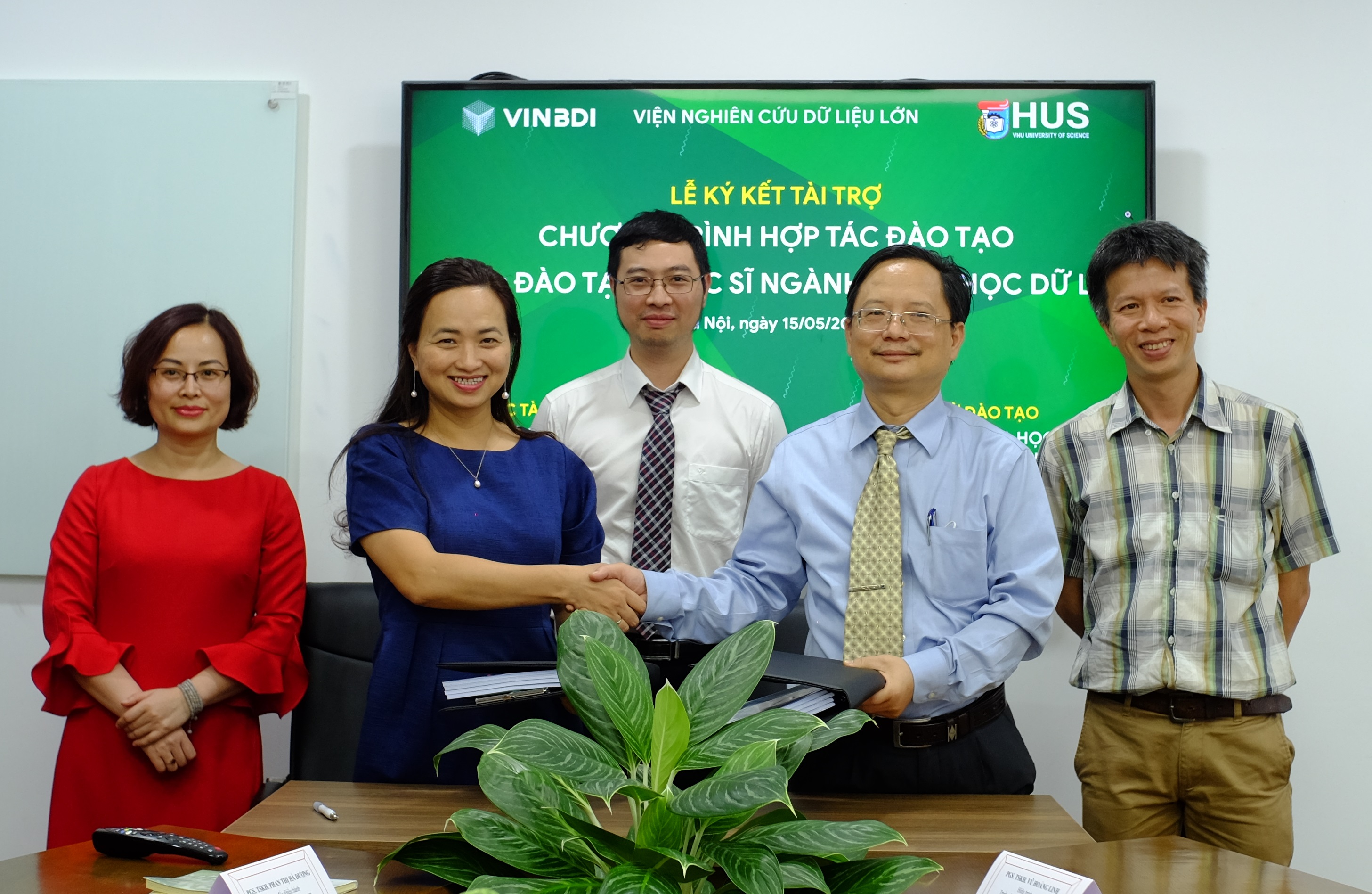 Lễ Ký kết Tài trợ Chương trình Hợp tác Đào tạo Thạc sĩ Ngành Khoa học Dữ liệu