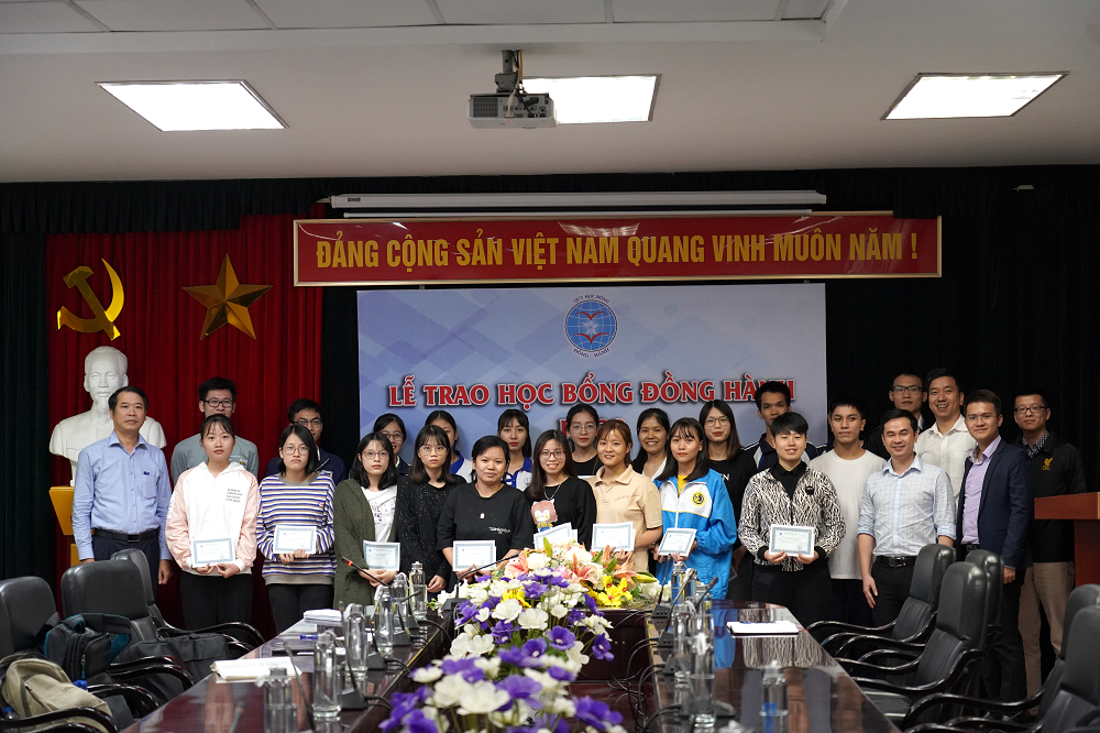 Lễ trao học bổng Đồng hành kỳ 38 - “Bước cùng sinh viên Việt Nam”