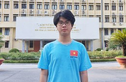 Giành huy chương vàng Olympic Vật lý quốc tế sau cú ngã ở giải châu Á
