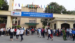Ngày 5/6/2022, thí sinh bắt đầu dự thi tuyển sinh vào lớp 10, Trường THPT Chuyên KHTN
