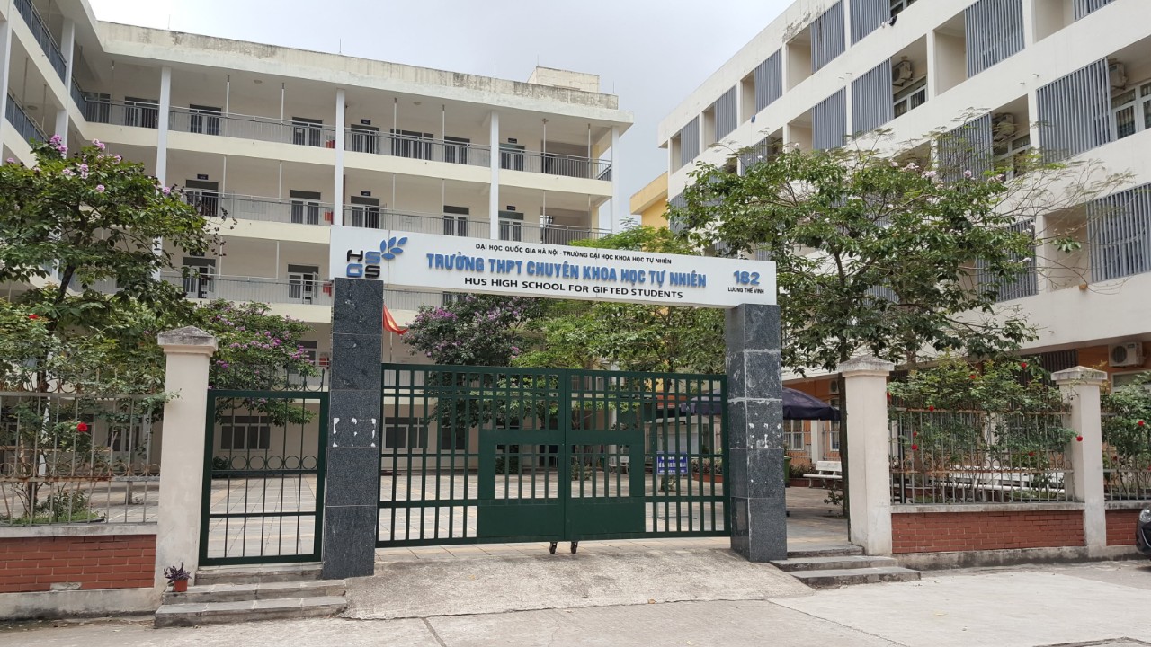 Trường THPT Chuyên KHTN vinh dự nhận thư khen từ Chủ tịch nước