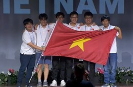 Hai học sinh Trường THPT Chuyên KHTN đạt Huy chương Vàng IMO 2022, trong đó, một học sinh đạt điểm tuyệt đối