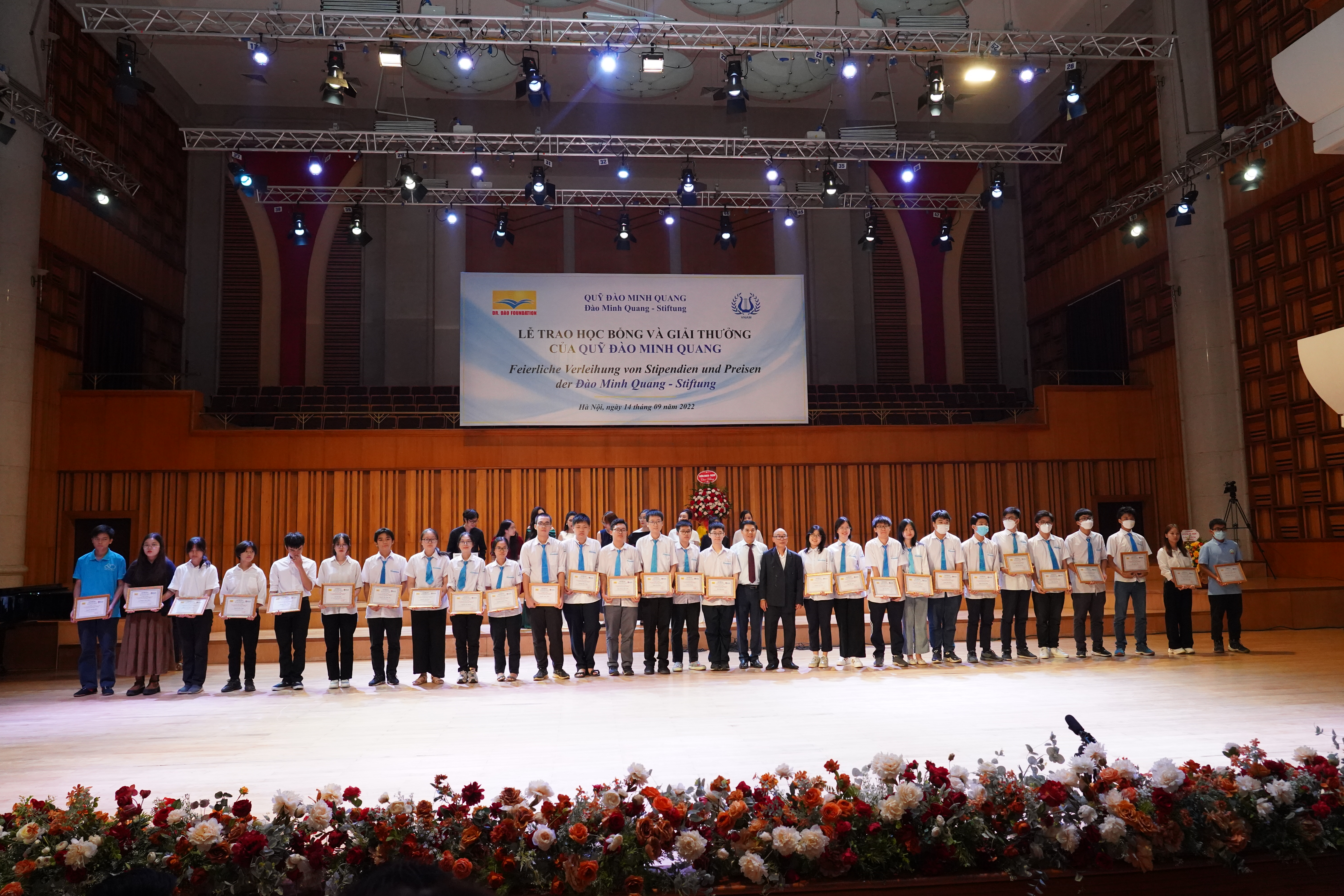 60 học sinh, sinh viên Trường ĐHKHKH được nhận học bổng quỹ Đào Minh Quang năm 2022