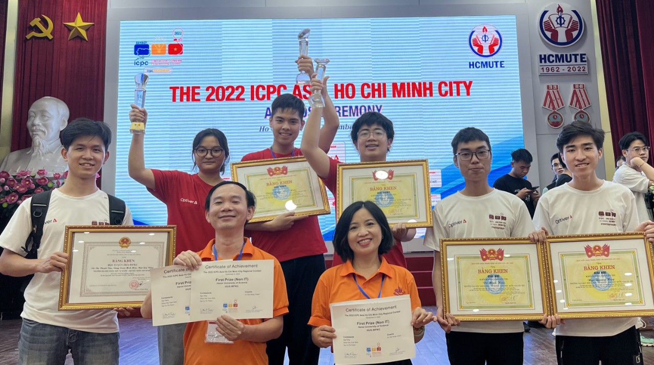 Sinh viên Trường Đại học Khoa học Tự nhiên vô địch khối chuyên và khối không chuyên trong Kỳ thi Olympic Tin học Sinh viên Việt Nam lần thứ 31 và Lập trình sinh viên quốc tế 