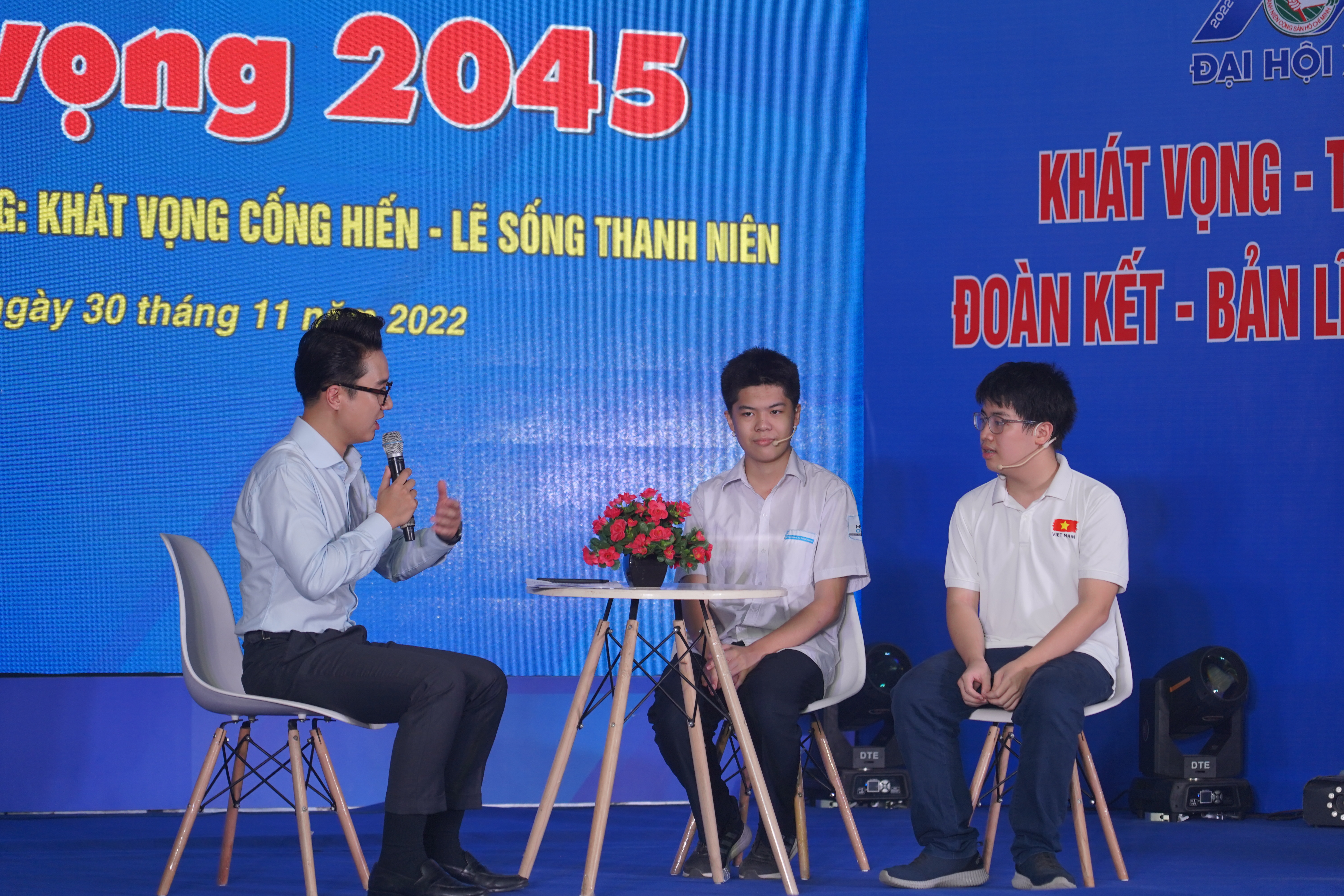 Sinh viên Trường ĐHKHTN, chủ nhân 2 Huy chương Vàng Olympic Toán quốc tế chia sẻ về khát vọng, lẽ sống