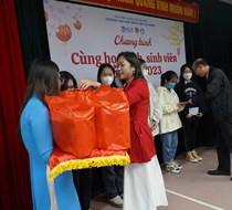 Trường Đại học Khoa học Tự nhiên cùng học sinh, sinh viên đón Tết 2023