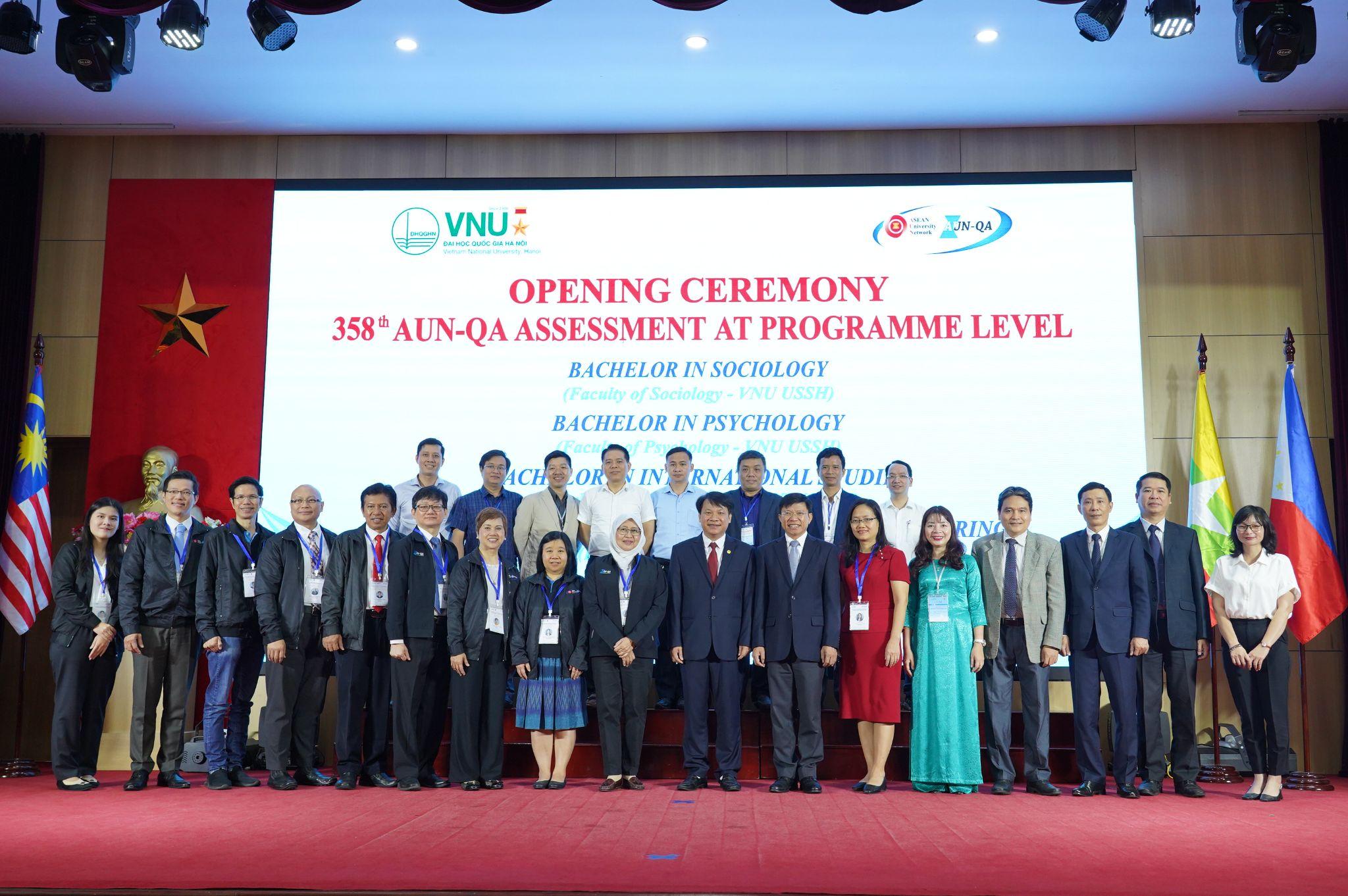 Đoàn đánh giá ngoài AUN-QA kiểm định chất lượng chương trình Cử nhân Công nghệ Kỹ thuật hạt nhân