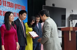 Trường ĐHKHTN trao quyết định bổ nhiệm chức danh Giáo sư, Phó giáo sư năm 2023