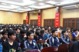 Sinh viên Trường Đại học Khoa học Tự nhiên sinh hoạt chuyên đề “Hiểu về bản thân để thích ứng với sự thay đổi”