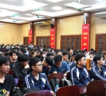 Sinh viên Trường Đại học Khoa học Tự nhiên sinh hoạt chuyên đề “Hiểu về bản thân để thích ứng với sự thay đổi”