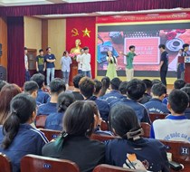 Sinh viên Trường ĐHKHTN học chuyên đề “Nghệ thuật lắng nghe – Bí quyết của sự thành công”