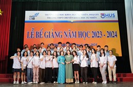 Trường THPT Chuyên KHTN bế giảng năm học 2023-2024