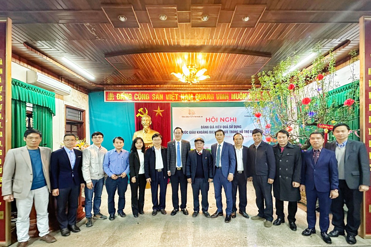 Trường Đại học Khoa học Tự nhiên kết hợp cùng doanh nghiệp trong nghiên cứu nguồn nước khoáng ion kiềm tốt cho sức khỏe