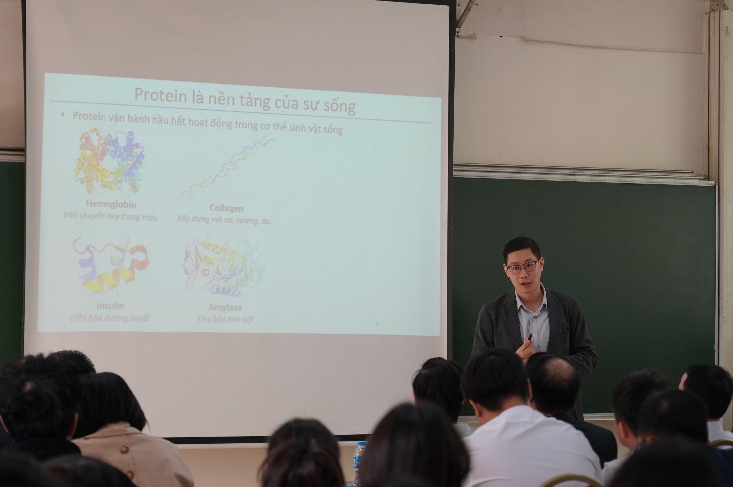 Bài giảng đại chúng về Giải Nobel Hóa học 2024: Giúp sinh viên tiếp cận vấn đề khoa học lớn của nhân loại