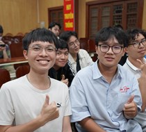 Trường Đại học Khoa học Tự nhiên tổ chức gặp mặt các sinh viên trúng tuyển vào Chương trình đào tạo đặc biệt năm 2025