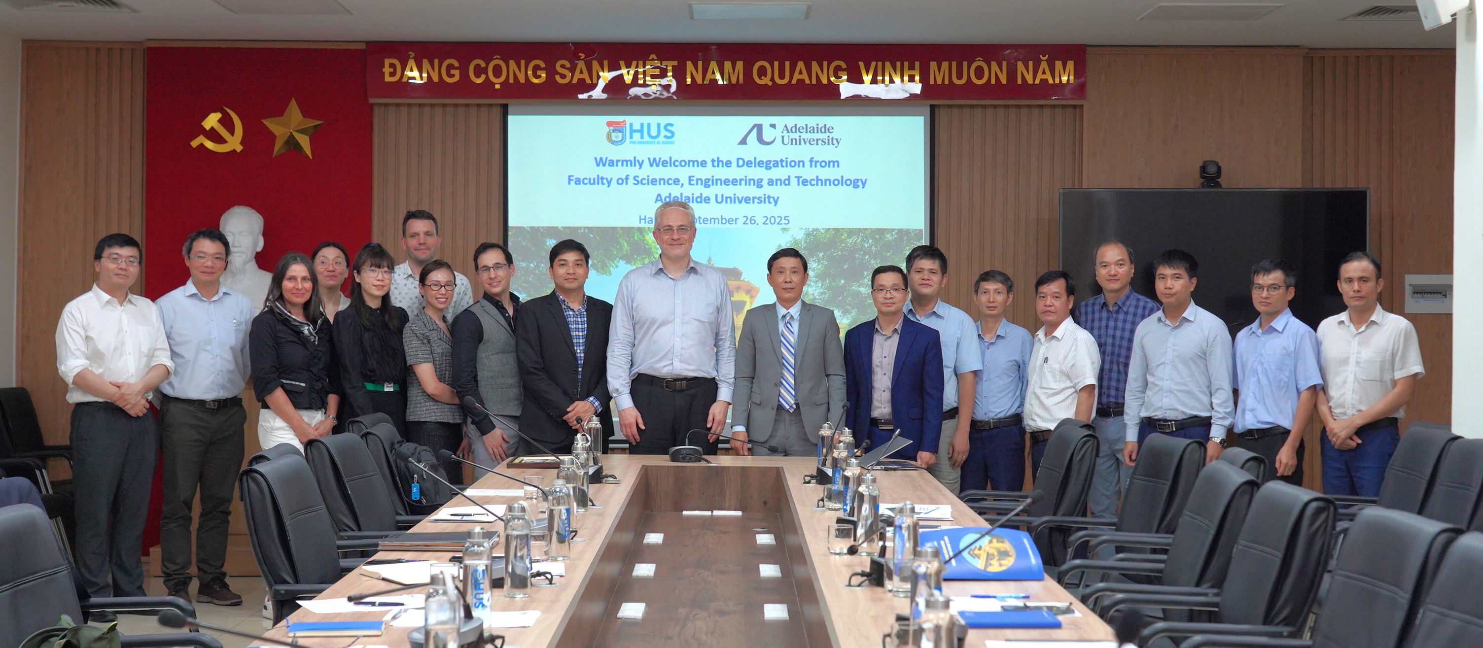 Thúc đẩy hợp tác đào tạo và nghiên cứu giữa Trường Đại học Khoa học Tự nhiên, ĐHQGHN với Khoa Khoa học Kỹ thuật và Công nghệ, Đại học Adelaide, Úc