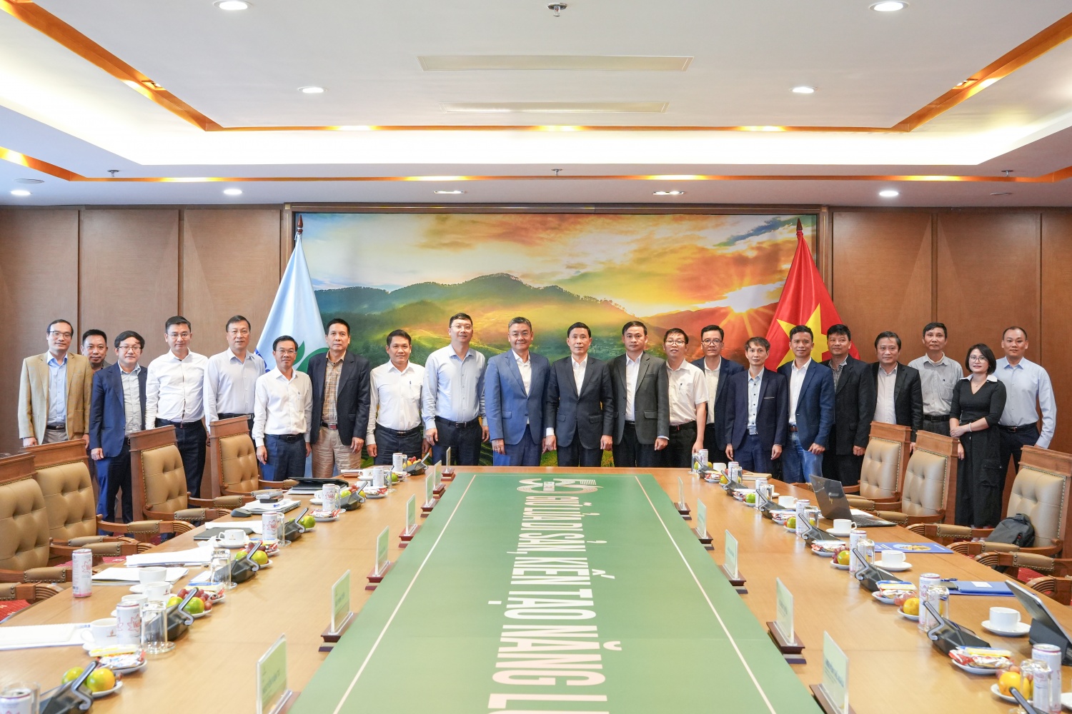 Petrovietnam và HUS thúc đẩy hợp tác phát triển nguồn nhân lực cho điện hạt nhân