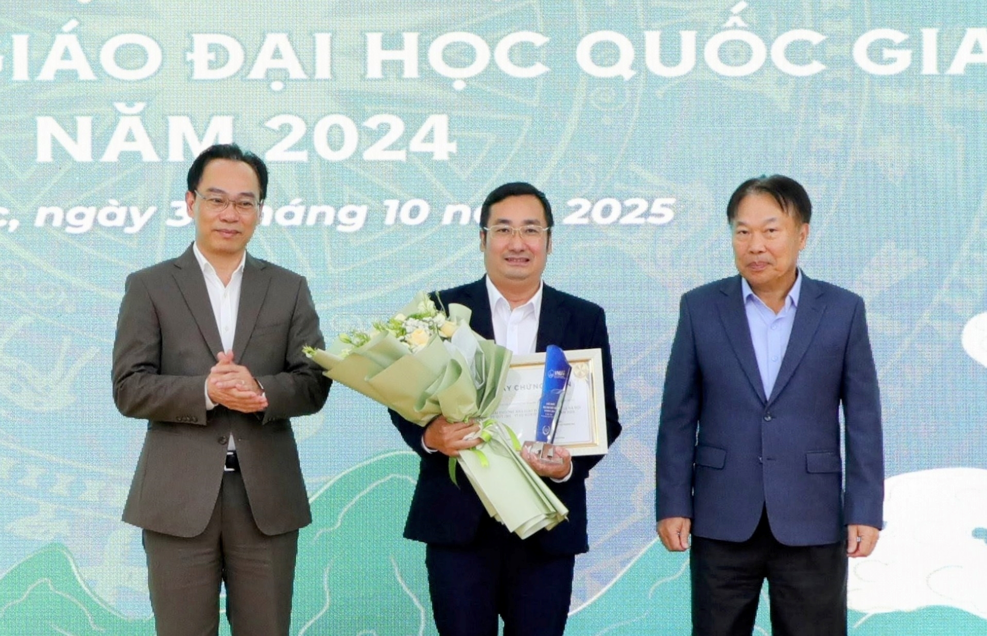 Giải thưởng IMG - Vì sự nghiệp giáo dục trao tặng Nhà giáo xuất sắc, sinh viên tài năng Đại học Quốc gia Hà Nội năm 2025