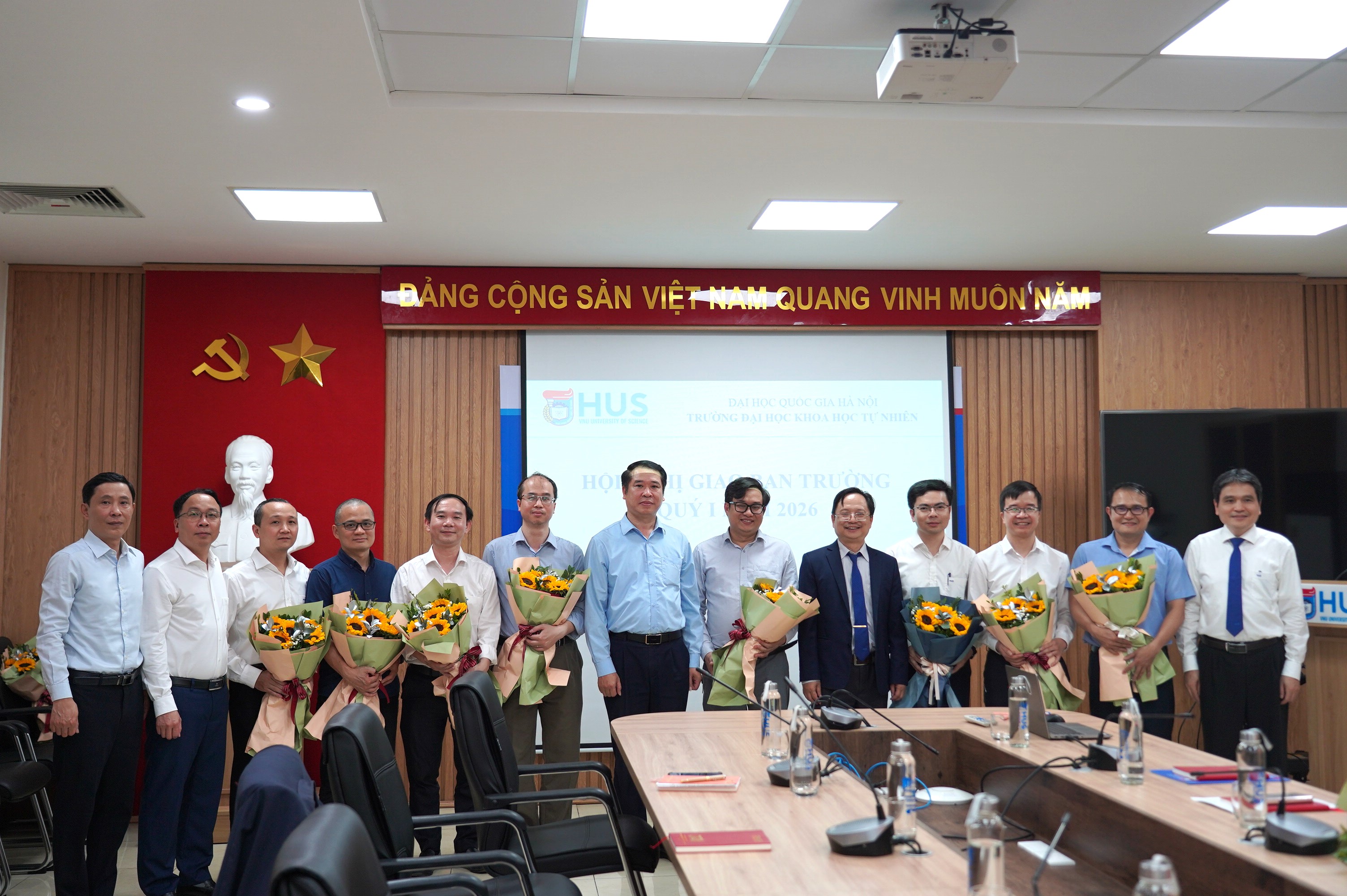 Trường Đại học Khoa học Tự nhiên bổ nhiệm và bổ nhiệm lại 10 lãnh đạo quản lý