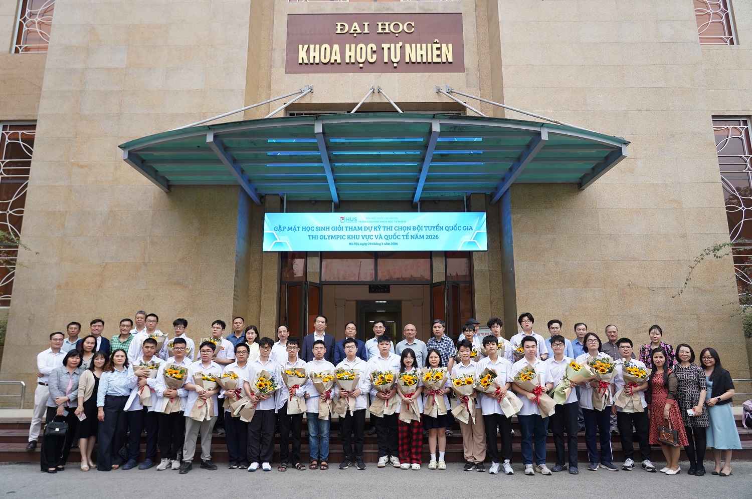 Trường THPT Chuyên Khoa học Tự nhiên có 23 học sinh tham dự kỳ thi chọn đội tuyển quốc gia tham dự các kỳ thi Olympic khu vực và quốc tế năm 2026