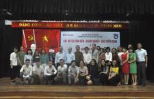 Cựu sinh viên - doanh nghiệp - nhà tuyển dụng trao học bổng và giao lưu với sinh viên